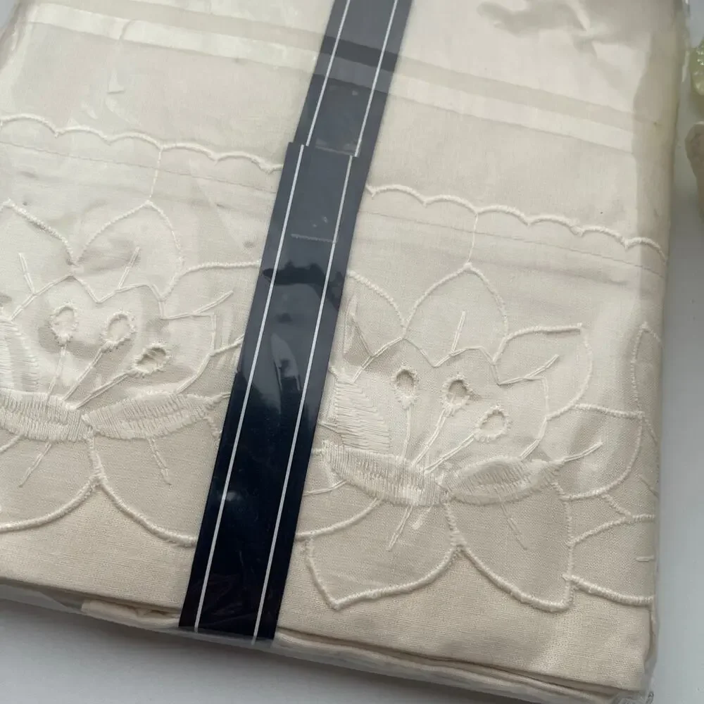 100% Cotton Embroidered Pillowcase Set 21 x 30